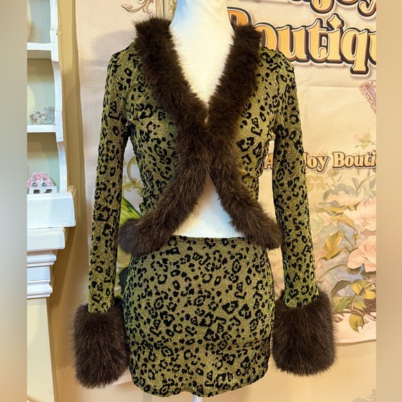 Jackets & Blazers - Leopard Print Two-Piece Set with Faux Fur Trim